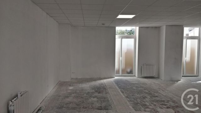 Appartement Local à vendre - 1 pièce - 92.0 m2 - VANNES - 56 - BRETAGNE - Century 21 Beaulieu