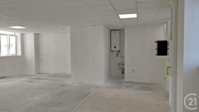 Appartement Local à vendre - 1 pièce - 92.0 m2 - VANNES - 56 - BRETAGNE - Century 21 Beaulieu