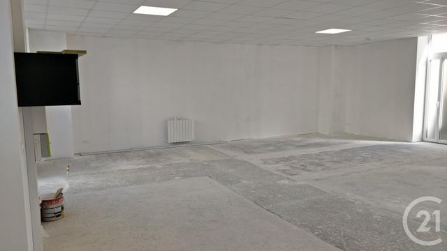 Afficher la photo en grand entreprise à vendre - 92.0 m2 - VANNES - 56 - BRETAGNE - Century 21 Beaulieu